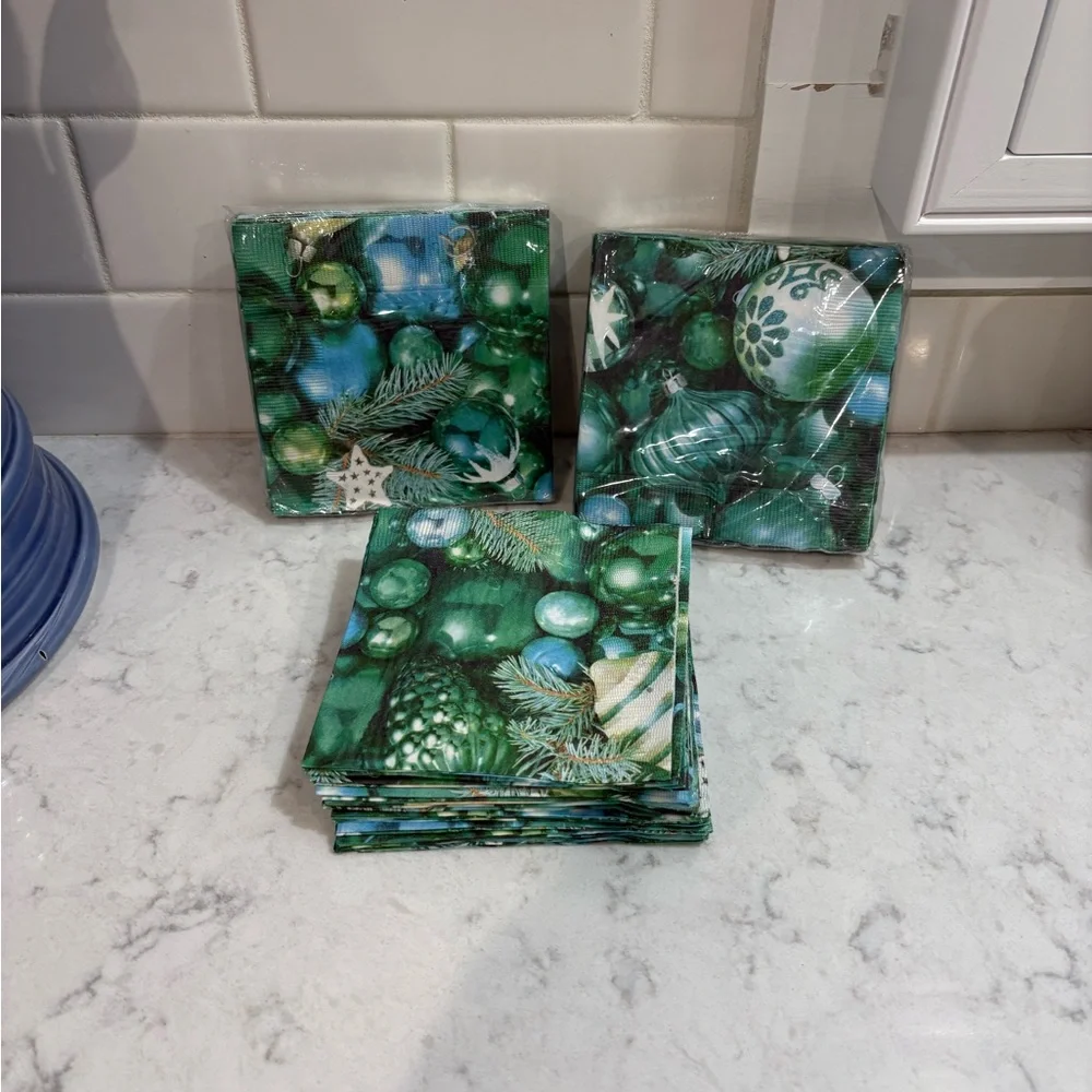 Green Holiday Ornament Cocktail Napkins - Pack
